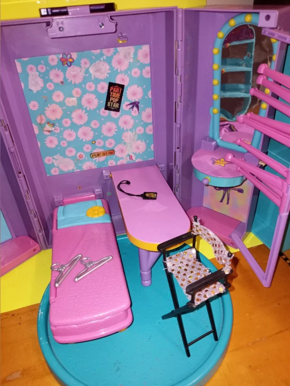 Hannah Montana doll House Backstage Playset
